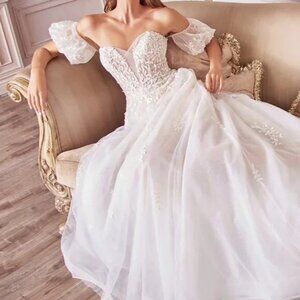 OFF WHITE/NUDE Sweetheart Neck Off Shoulder Wedding Dress ALA1014